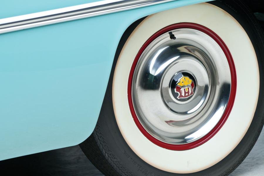  Oldsmobile 98 Convertible 1951 года  (фото 10 из 19)